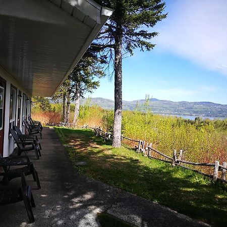 Auberge La Coudriere L'Isle-aux-Coudres Exterior photo