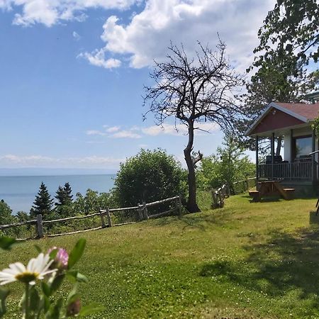 Auberge La Coudriere L'Isle-aux-Coudres Exterior photo