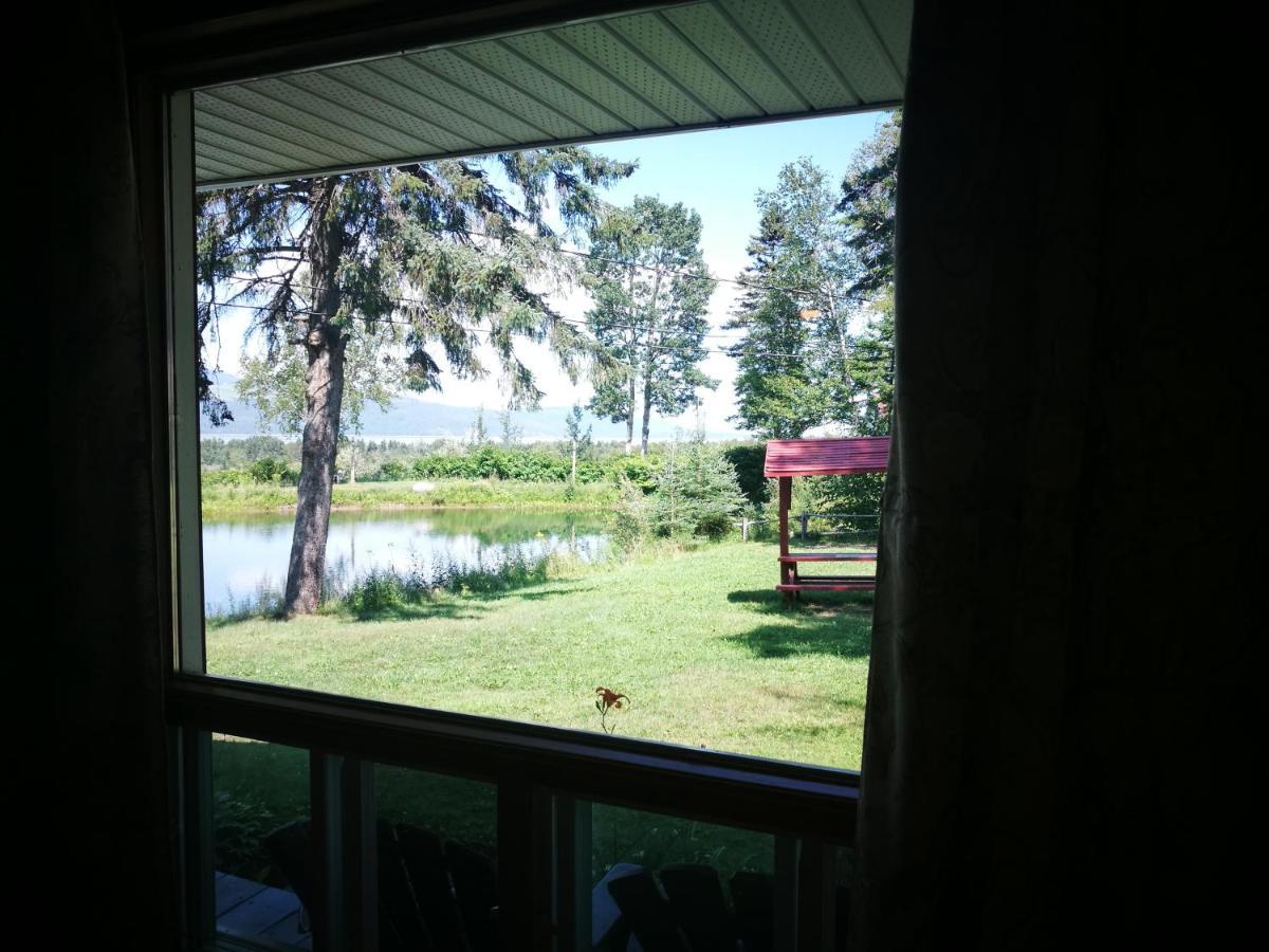 Auberge La Coudriere L'Isle-aux-Coudres Exterior photo