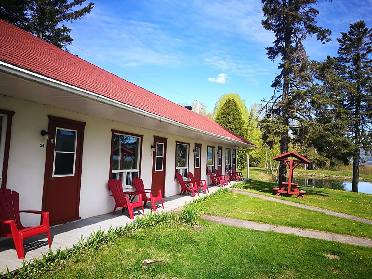 Auberge La Coudriere L'Isle-aux-Coudres Exterior photo