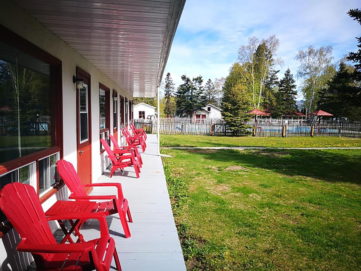 Auberge La Coudriere L'Isle-aux-Coudres Exterior photo