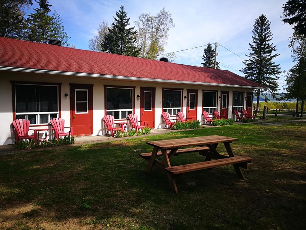 Auberge La Coudriere L'Isle-aux-Coudres Exterior photo