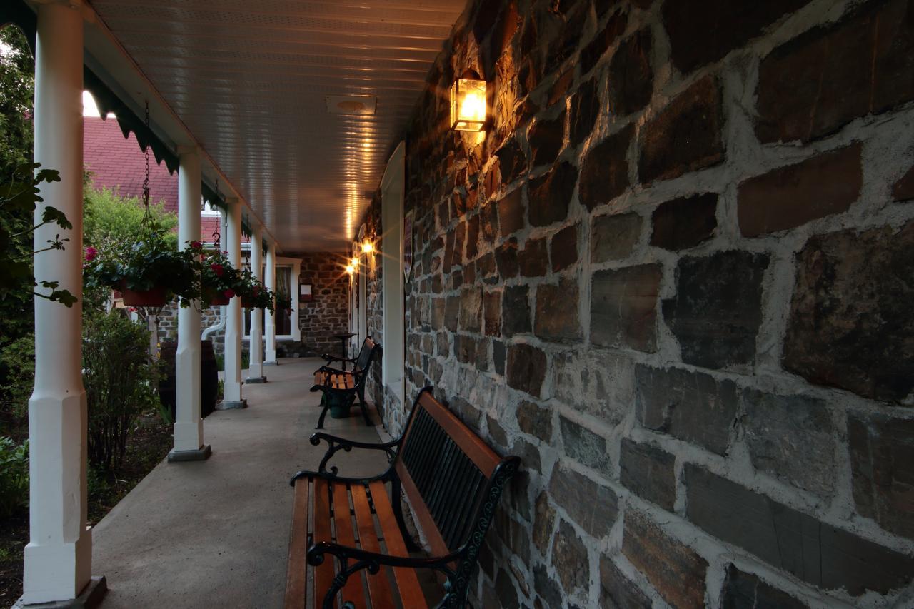 Auberge La Coudriere L'Isle-aux-Coudres Exterior photo