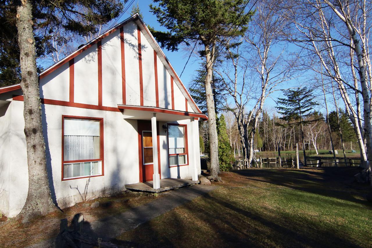 Auberge La Coudriere L'Isle-aux-Coudres Exterior photo