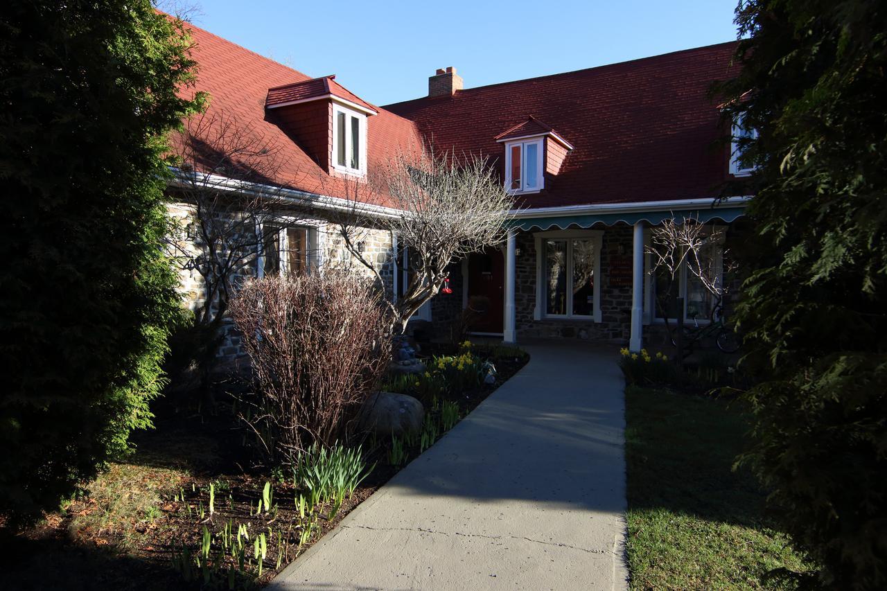 Auberge La Coudriere L'Isle-aux-Coudres Exterior photo