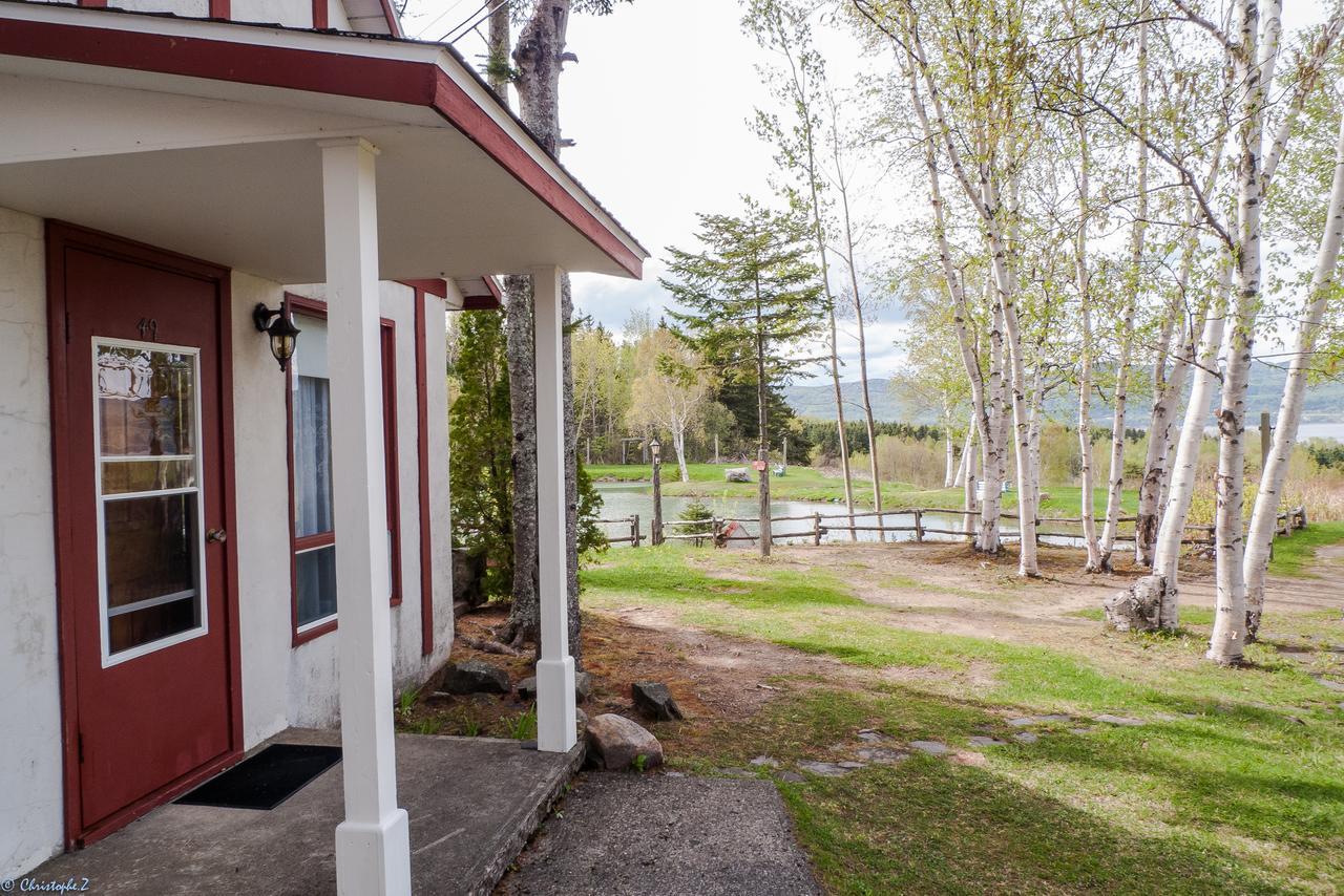 Auberge La Coudriere L'Isle-aux-Coudres Exterior photo