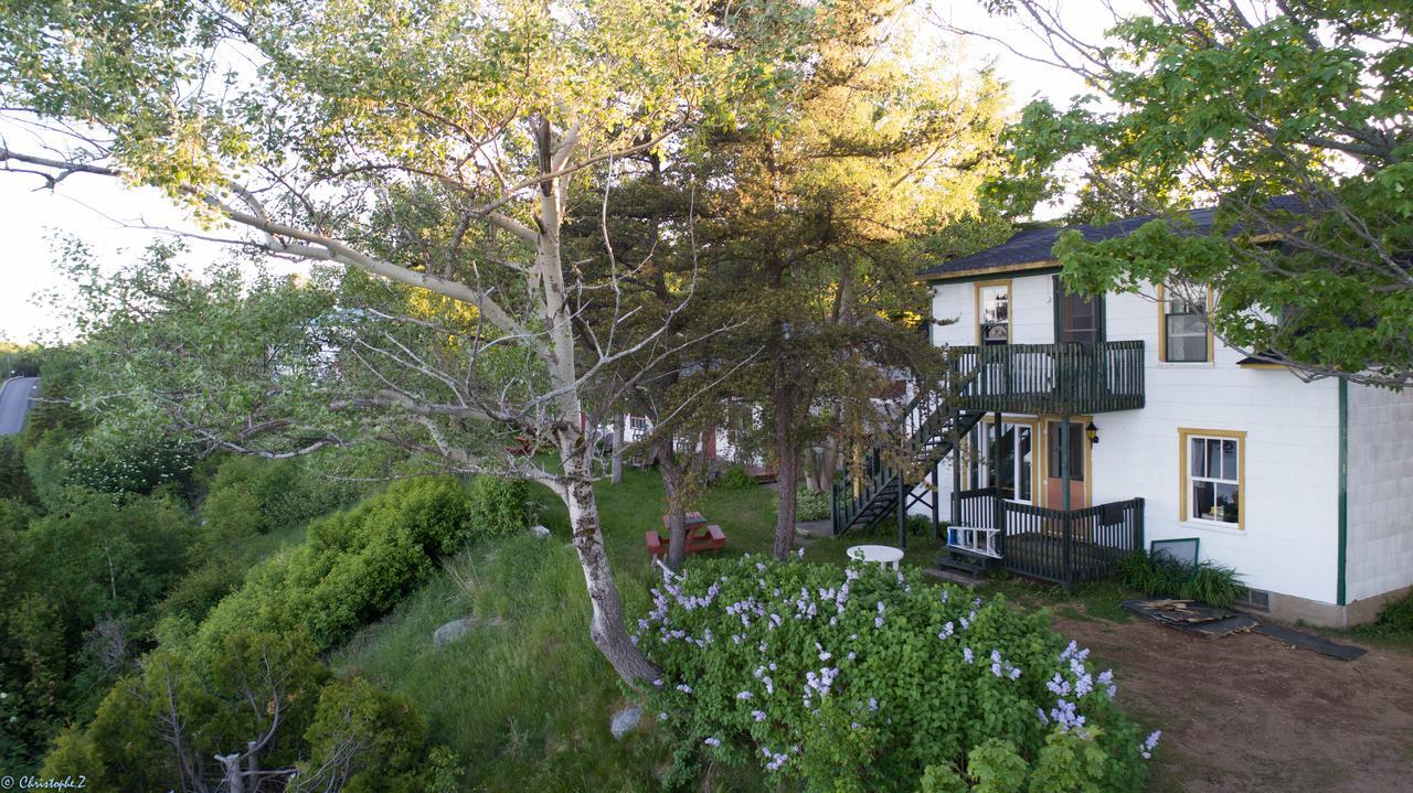 Auberge La Coudriere L'Isle-aux-Coudres Exterior photo