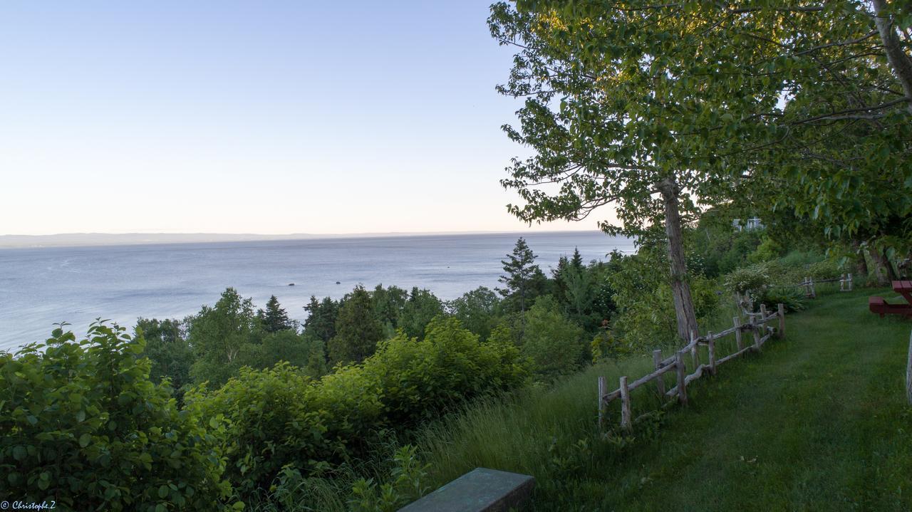 Auberge La Coudriere L'Isle-aux-Coudres Exterior photo